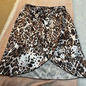 NWOT Boohoo Snake and leopard print fauxwrap skirt
